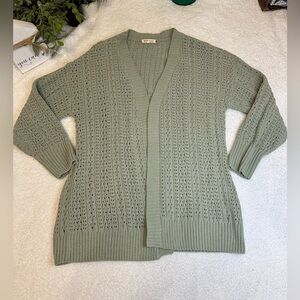 Margeaux & Ellie open cardigan. Size Medium.